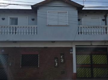 tres-de-febrero-caseros-venta-departamento-3-ambientes · Departamento con Galpon