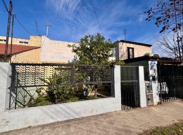 Casa · 150m² · 6 Ambientes · 3 Cocheras · Venta Casa 6 Amb Multifamiliar Hurlingham Cochera