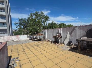 PH · 145m² · 6 Ambientes · PH C/entrada Independiente y Terraza