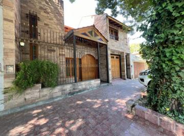 Casa de 10 ambientes, Ciudad de Mendoza · Vendemos Casa 4 Habitaciones Apta Crédito