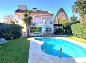 Casa · 180m² · 5 Ambientes · 1 Cochera · Casa con Pileta en Campo Chico Country Club