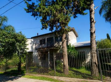 Casa · 127m² · 4 Ambientes · 2 Cocheras · Venta Casa Tipo Quinta 4 Ambientes Pileta Parque Apto Credito Virrey del Pino