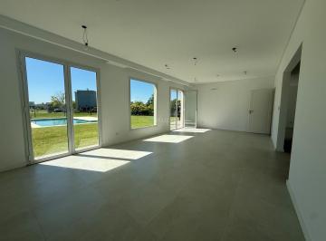 Casa · 170m² · 4 Ambientes · Venta Casa 4 Ambientes en El Cantón Golf, Escobar
