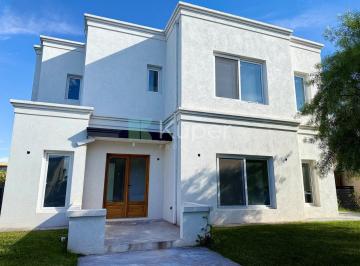 Casa · 185m² · 5 Ambientes · 2 Cocheras · Venta Casa 4 Dorm. con Pileta en San Ramón, Pilar del Este, Pilar