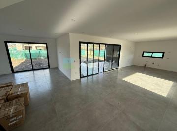 Casa · 174m² · 5 Ambientes · 2 Cocheras · Casa en Venta en Santa Sofía, Pilar del Este, Pilar