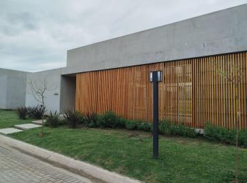 Casa de 8 ambientes, Villa Allende · Casa Premium en Housing Casoria Village, Villa Allende Golf