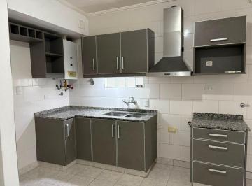 Casa · 60m² · 3 Ambientes · Avellaneda 4800 Casa en Pa Alquiler