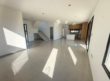 Casa · 147m² · 5 Ambientes · 2 Cocheras · Casa 5 Ambientes B. Santa Sofía, Pilar del Este, Pilar
