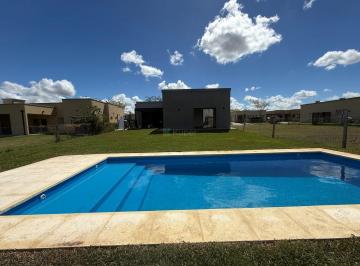 Casa · 130m² · 4 Ambientes · 2 Cocheras · Casa en Venta en San Ramón, Pilar del Este, Pilar