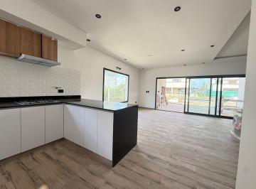 Casa · 143m² · 4 Ambientes · 2 Cocheras · Casa Chalet en Venta en San Pablo, Pilar, G. B. a. Zona Norte