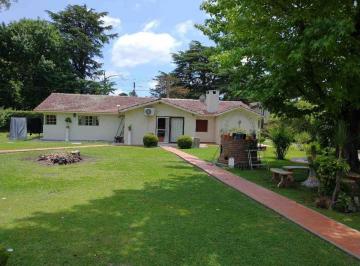 Casa · 390m² · 8 Ambientes · 1 Cochera · Casas en Venta La Plata Villa Elisa