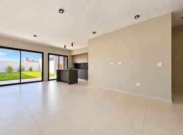 Casa · 160m² · 4 Ambientes · 2 Cocheras · Venta Duplex 3 Dorm. Terrazas de Manantiales