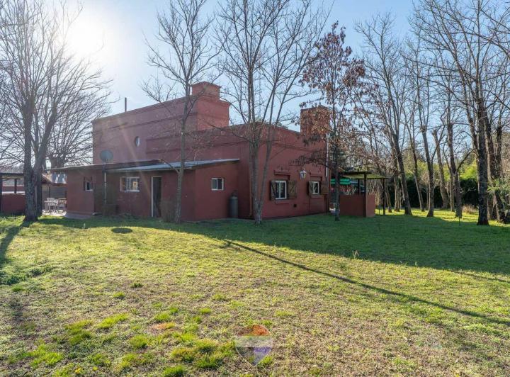 Casa · 165m² · 5 Ambientes · 3 Cocheras