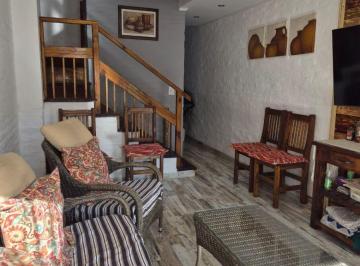 Casa de 5 ambientes, La Lucila del Mar · Triplex en Venta Apto Credito en La Lucila del Mar.