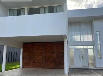 Casa · 342m² · 5 Ambientes · 2 Cocheras · Casa - Rumenco