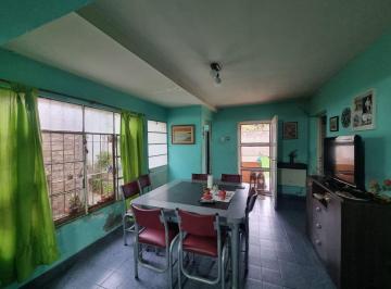 Casa · 90m² · 3 Ambientes · 1 Cochera · Venta Propiedad a m de Plaza 12 de Octubre - Gllen
