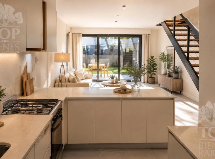Casa · 101m² · 3 Ambientes · 2 Cocheras