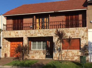 Casa · 150m² · 5 Ambientes · 2 Cocheras · Casa 5 Ambientes Desarrolada en Dos Plantas