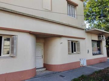 Casa · 187m² · 6 Ambientes · 1 Cochera · Casa en Venta en Vicente López, G. B. a. Zona Norte, Argentina