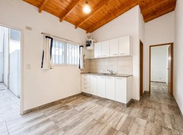 general-san-martin-jose-leon-suarez-alquiler-ph-2-ambientes · PH de 2 Ambientes con Patio y Lavadero