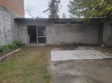 Casa · 65m² · 2 Ambientes · 2 Cocheras · Casa en Venta en Merlo, Montalvo 1300