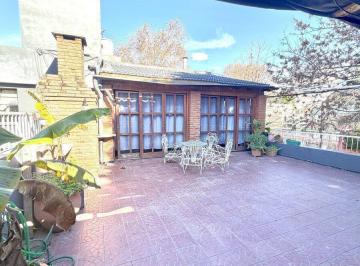 Casa · 120m² · 7 Ambientes · Casa de Dos Plantas 3 Dorm. - Arroyito | Gran Terraza con Quincho y Parrillero