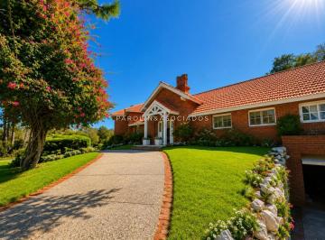 Foto1 · Espectacular Casa en El Golf de 5 Dorm. en Venta