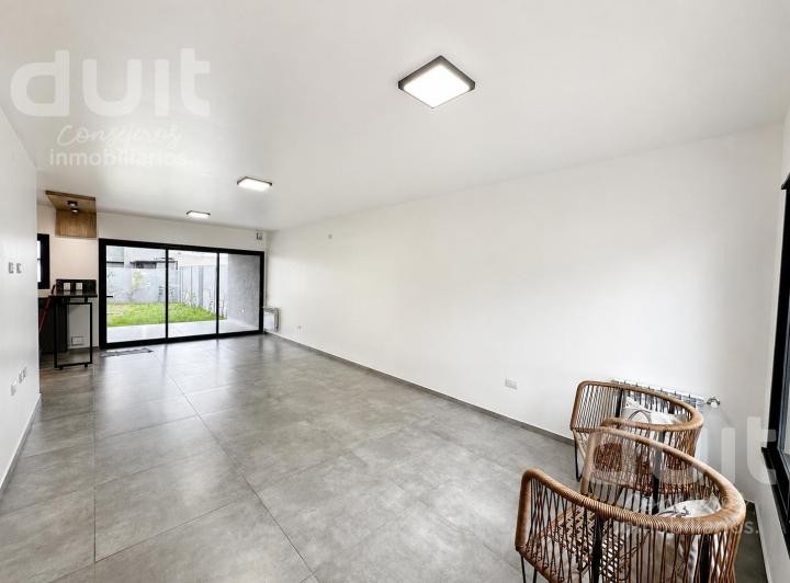 Casa · 162m² · 5 Ambientes · 2 Cocheras