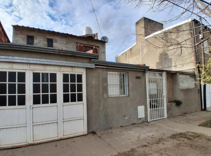 Casa · 83m² · 5 Ambientes · 1 Cochera