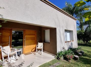 Casa · 488m² · 8 Ambientes · Se Vende Casa en Country La Rural Reconquista