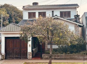 Casa · 174m² · 4 Ambientes · 1 Cochera · Casa en Venta 4 Ambientes en Jose Marmol