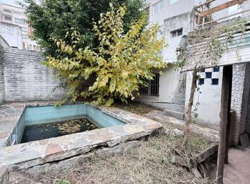 PH · 84m² · 4 Ambientes · Vende PH a Refaccionar 4 Amb con Pileta