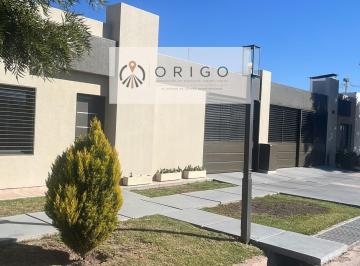 Casa · 296m² · 3 Ambientes · 2 Cocheras · Barrio Los Naranjos San Martin