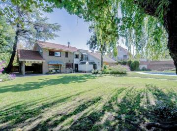Casa · 442m² · 8 Ambientes · 6 Cocheras · Venta Casa Ciudad Jardín | 1320 m² Lote | 4 Suites