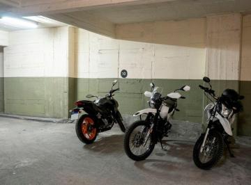 Garage · 10m² · Cochera Fija Cubierta en Venta - 10 m² - Abasto