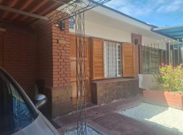 Casa · 138m² · 4 Ambientes · 1 Cochera · Venta Casa Sexta Seccion Mendoza