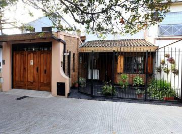 Casa · 170m² · 5 Ambientes · 1 Cochera · Vta Hermosa Casa Lote Propio 5 Amb. Garaje