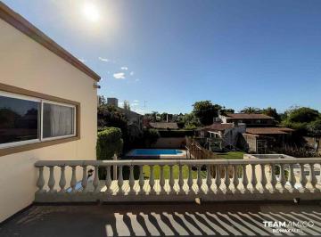 Casa · 220m² · 4 Ambientes · 1 Cochera · Casa 3 Dorm. en Venta La Plata + Pileta