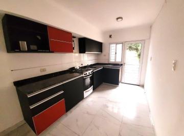 Casa · 144m² · 3 Ambientes · 1 Cochera · Venta Casa 2 Dorm., Cochera y Jardin. Slzo