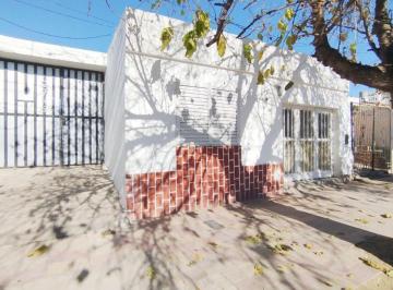 Casa · 147m² · 6 Ambientes · 3 Cocheras · Venta 2 Departamentos 2 Dorm. Alto Alberdi
