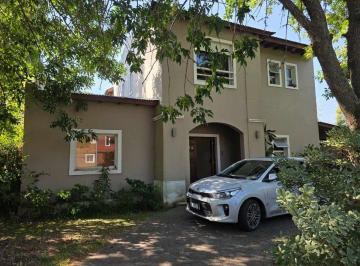 Casa · 184m² · 6 Ambientes · 2 Cocheras · Casa Dos Plantas en Venta 6 Ambientes en La Lonja