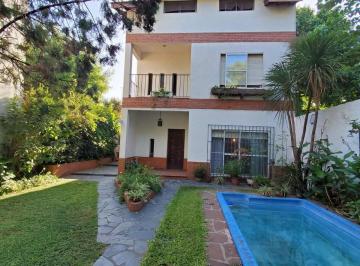 Casa · 119m² · 5 Ambientes · 2 Cocheras · Vende Casa de 5 Amb. con Pileta en Villa Adelina