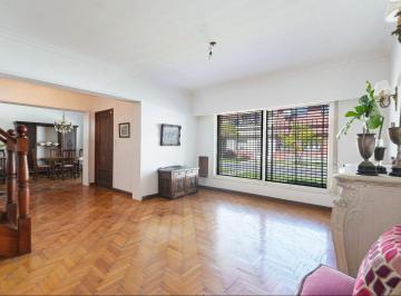 Casa · 180m² · 4 Ambientes · 1 Cochera · Venta Casa 4 Amb Ramos Mejia Apto Credito Cochera