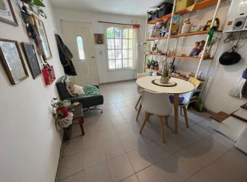 PH · 30m² · 2 Ambientes · 1 Cochera · PH en Venta con Patio y Cochera en La Plata