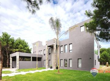 Casa · 420m² · 6 Ambientes · 2 Cocheras · Venta Casa 5 Ambientes La Herradura Piscina
