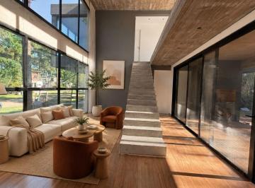 Casa · 287m² · 5 Ambientes · 1 Cochera · Casa Venta Pinamar a Estrenar Alamos Toma Permuta