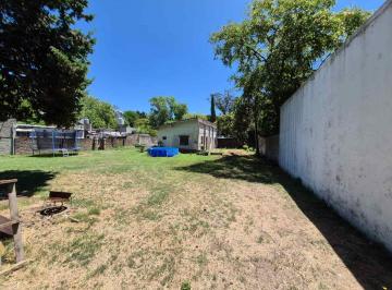 Casa · 60m² · 3 Ambientes · 2 Cocheras · Casa en Lote Doble a Reciclar Oportunidad