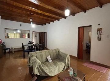 Casa · 128m² · 5 Ambientes · 1 Cochera · Casa en Marcos Paz Centro Apto Credito