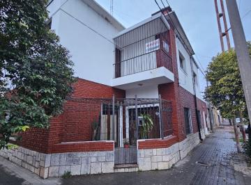 Casa · 200m² · 4 Ambientes · 1 Cochera · Venta Casa + Departamento San Vicente Cordoba
