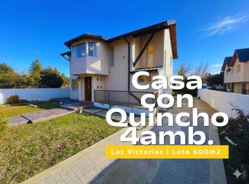 Casa · 145m² · 4 Ambientes · Venta Casa con Quincho en Las Victorias Lote 600 m²
